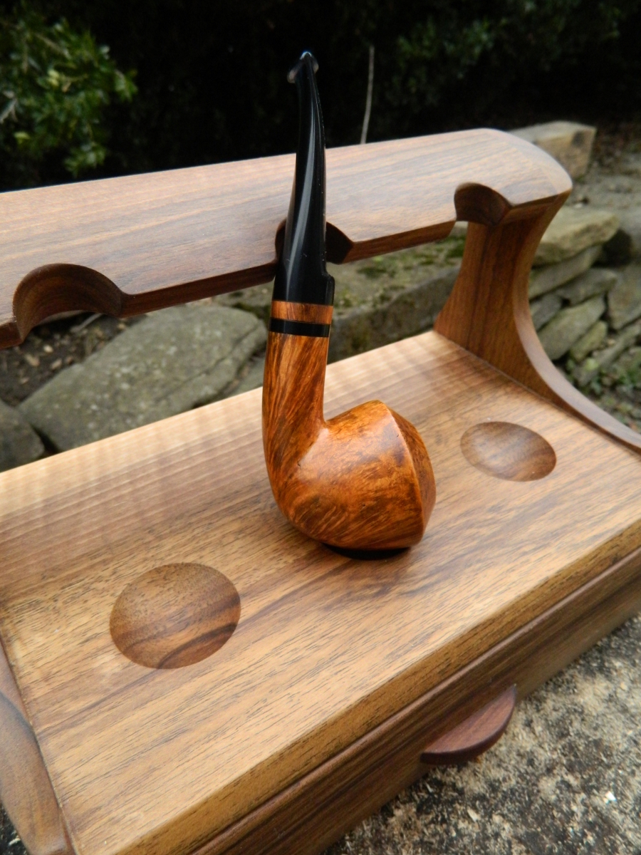 Bent Rhodesian 